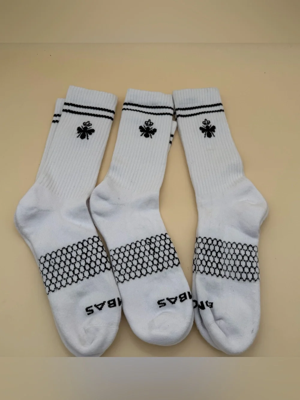 Bombas original Athletic Crew Socks White Size Large New without tag